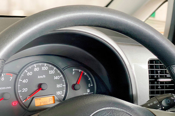 カーリースの走行距離制限はどのくらい？超えたらどうなる？